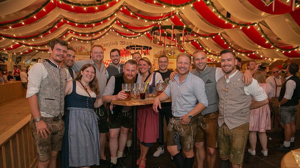 Die Partybilder von Donnerstag, 18. August 2022, aus dem Festzelt Greindl.