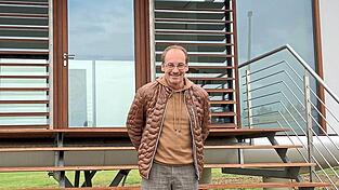 Gerald Stelzer vor dem inzwischen abgebauten und in Containern eingelagerten &bdquo;Loftcube&ldquo;. Der Investor des geplanten Marshotels hat sein ambitioniertes Projekt in Auerbach gecancelt.