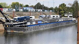 Das Schiff am Freitag mit weniger Transportern an Bord als zu Wochenbeginn.