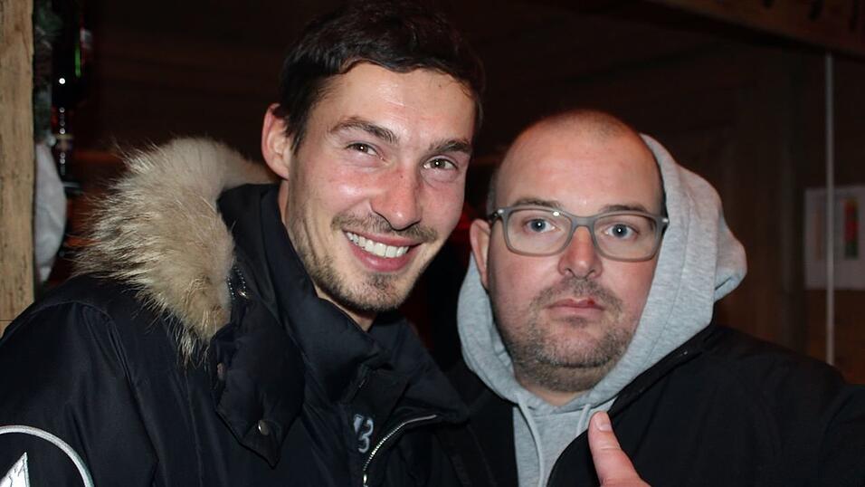 Bei einem schweren Unfall in der Gemeinde Frontenhausen sind zwei Menschen verletzt worden. Bei einem schweren Unfall in der Gemeinde Frontenhausen sind zwei Menschen verletzt worden.