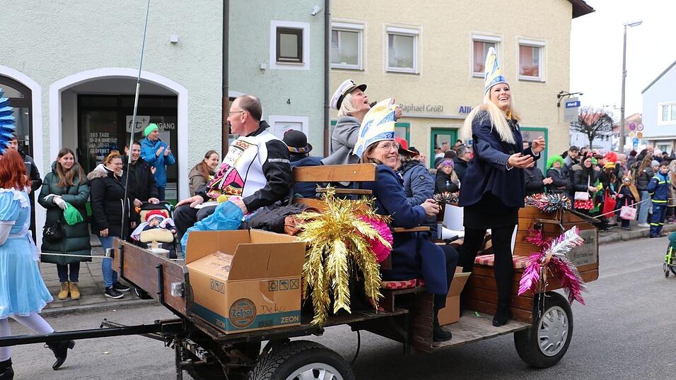 Beim Bogener Faschingsumzug war einiges geboten.