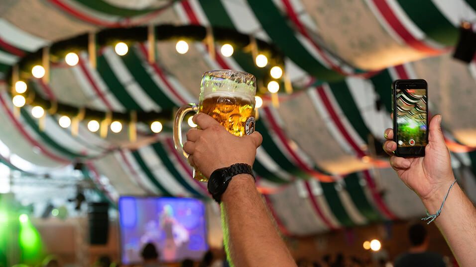 Die Partybilder vom Sonntag, 11. August 2024, aus dem Festzelt Weckmann. Die Partybilder vom Sonntag, 11. August 2024, aus dem Festzelt Weckmann.