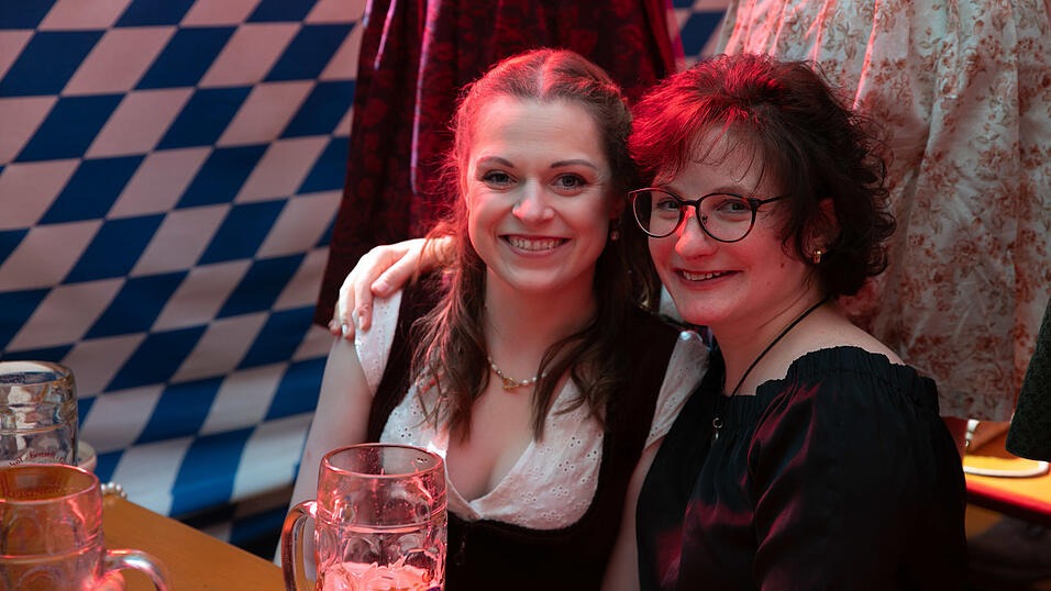 Die Partybilder vom Montag, 18. August, aus dem Festzelt Reisinger. Die Partybilder vom Montag, 18. August, aus dem Festzelt Reisinger.