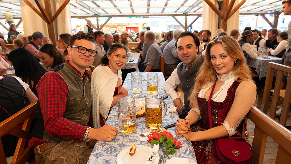 Die Partybilder vom Montag, 19. August, aus dem Festzelt Nothaft. Die Partybilder vom Montag, 19. August, aus dem Festzelt Nothaft.