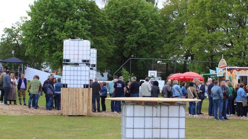 Gro&szlig; war der Andrang beim Kabarett-Auftritt, der am Donnerstag den Auftakt zu den Jubil&auml;umsfeierlichkeite der Feuerwehr bildete.