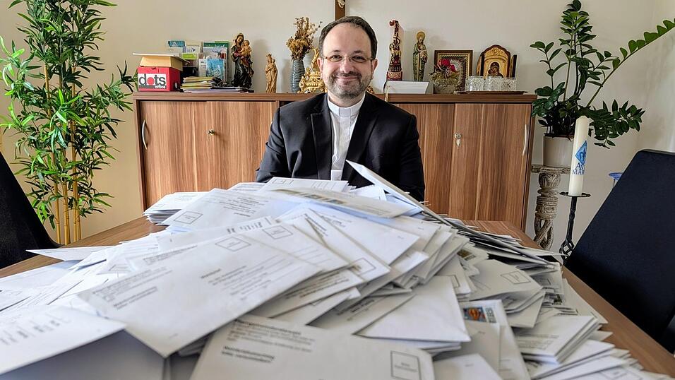 Dekan Josef Jürgen Eckl freut sich über „viel Rücklauf der Briefwahl“, wie er im Interview sagt. Dekan Josef Jürgen Eckl freut sich über „viel Rücklauf der Briefwahl“, wie er im Interview sagt.