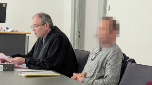 Verteidiger Andreas Lösche und sein Mandant hoffen auf Freispruch. Verteidiger Andreas Lösche und sein Mandant hoffen auf Freispruch.
