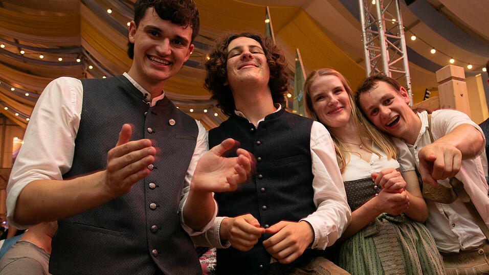 Die Partybilder vom Freitag, 15. August, aus dem Festzelt Reisinger. Die Partybilder vom Freitag, 15. August, aus dem Festzelt Reisinger.