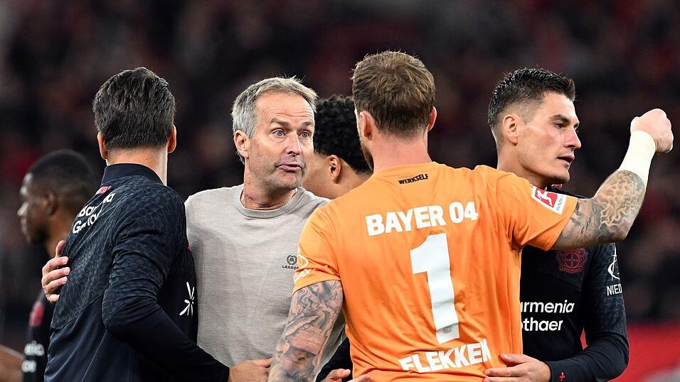 Kasper Hjulmand freut sich über ein gelungenes Debüt bei Bayer Leverkusen.