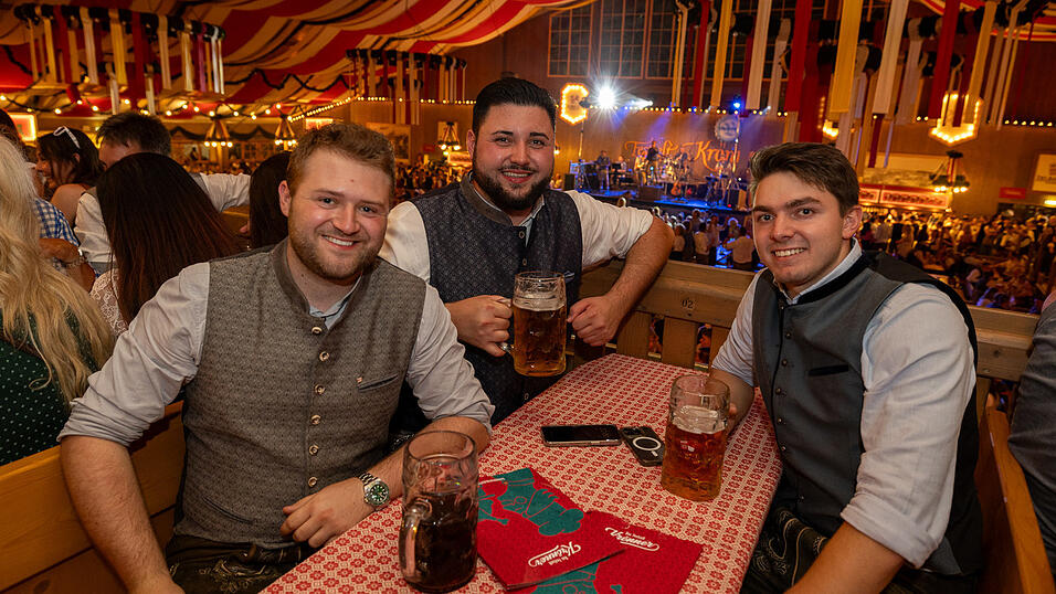 Die Partybilder vom Freitag, 9. August 2024, aus dem Festzelt Kr&ouml;nner.