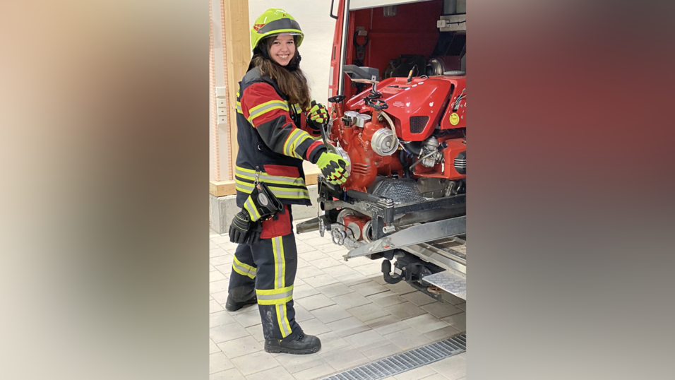 Die Zusatzqualifikation 'Maschinistin' hat sie seit dem letzten Jahr.