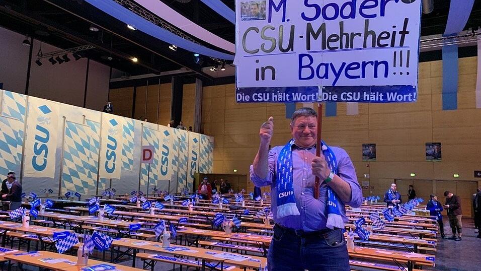 In Passau treffen um 8.30 Uhr langsam die G&auml;ste der CSU zum politischen Aschermittwoch ein.