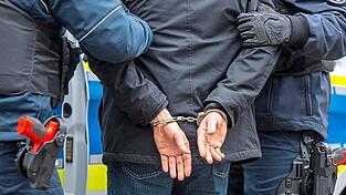 Die Zahl junger Tatverdächtiger zwischen 14 und 18 Jahren ist zwischen 2019 und 2023 um 21,5 Prozent gestiegen, bei den Kindern war im selben Zeitraum sogar ein Anstieg um 35 Prozent zu verzeichnen.