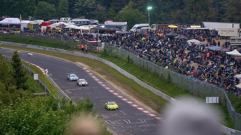 Mehr als 320.000 Zuschauer str&ouml;mten zum 24-Stunden-Rennen.