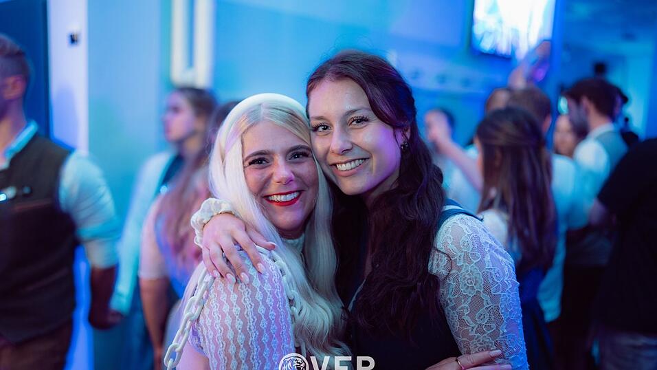 Auch am zweiten Volksfestfreitag schauten viele G&auml;ste im Overtime vorbei.