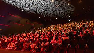 Vor vollem Haus wurde das Festival am Montag er&ouml;ffnet - im gr&ouml;&szlig;ten Saal des Kinopolis.