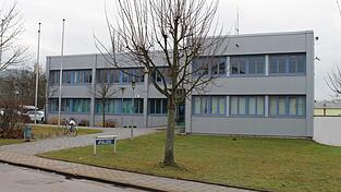 Die Polizei in Regenstauf ermittelt gegen einen Mann, der am Montag in Lappersdorf lautstark Parolen gerufen hat. (Symbolbild)