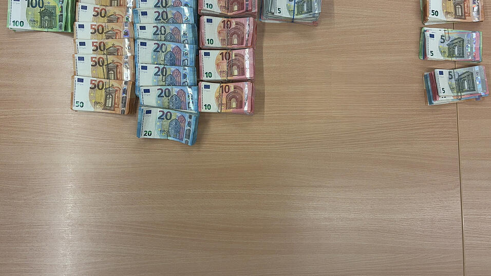 Das sichergestellte Bargeld Das sichergestellte Bargeld