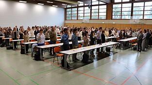 Die Vereidigung in der Goldbachhalle. Die Vereidigung in der Goldbachhalle.