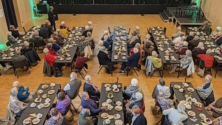 Gut besucht war die Seniorenb&uuml;rgerversammlung im Marktsaal.