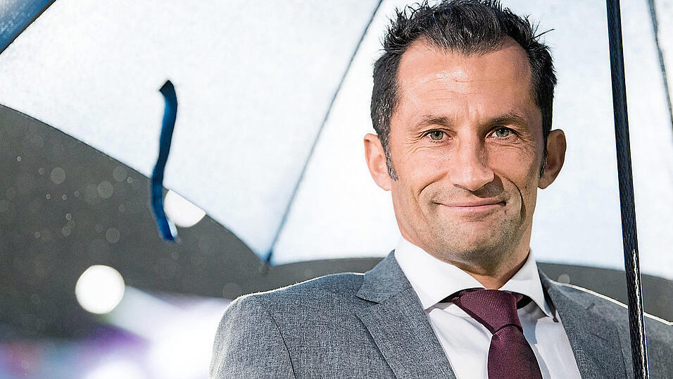 Vom 'Bürschchen' zum Boss: Hasan Salihamidzic gehört zu den Gewinnern der Saison beim FC Bayern und wird für seine Top-Transfers mit der Beförderung zum Sportvorstand belohnt. Damit rückt 'Brazzo' (Bürschchen) in den Kreis der Mächtigen bei den Münchnern auf. Vom 'Bürschchen' zum Boss: Hasan Salihamidzic gehört zu den Gewinnern der Saison beim FC Bayern und wird für seine Top-Transfers mit der Beförderung zum Sportvorstand belohnt. Damit rückt 'Brazzo' (Bürschchen) in den Kreis der Mächtigen bei den Münchnern auf.