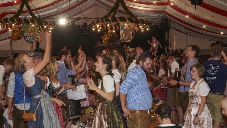 Die Partybilder vom Samstag, 13. August 2022, aus dem Festzelt Lechner.