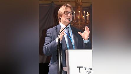 Marek Przeor von der Europäischen Kommssion erläuterte Hintergrund und Zielsetzung der Konferenz in Regensburg.