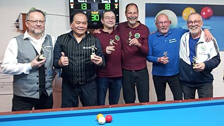 Die Mannschaften auf den ersten drei Pl&auml;tzen: (v.l.) Jens Ossig/van Duc Nyugen und Ivan Dmitriev/David N&uuml;rnberger sowie Herbert Seel/Michael Neuh&auml;usler.