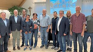 Die ausgeschiedenen Gemeinder&auml;te mit Dieter Neubauer.