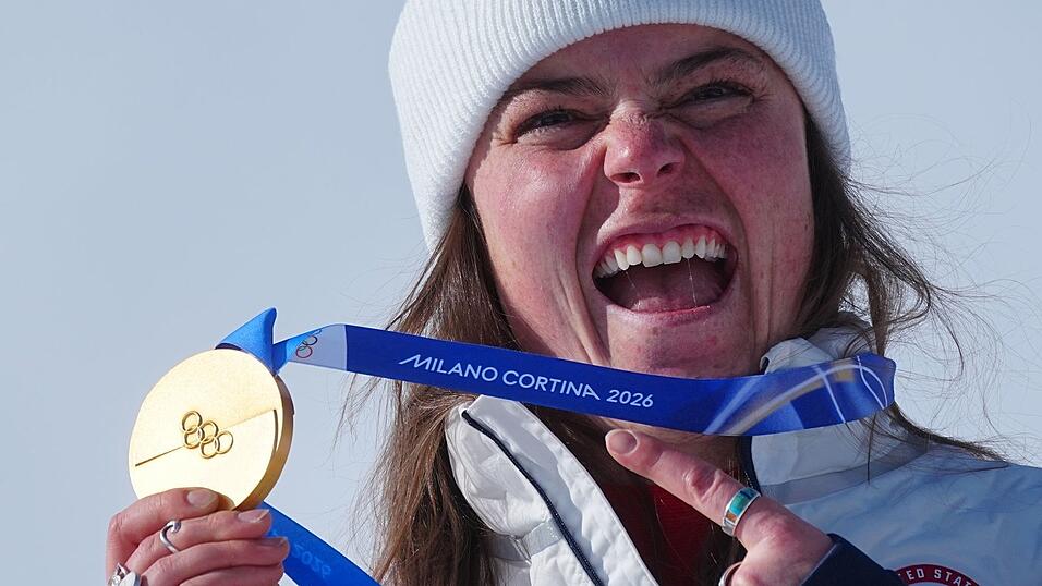 «Nicht damit springen»: Breezy Johnson gab nach ihrem Malheur einen Tipp für den Umgang mit den Olympia-Medaillen. (Archivbild) «Nicht damit springen»: Breezy Johnson gab nach ihrem Malheur einen Tipp für den Umgang mit den Olympia-Medaillen. (Archivbild)