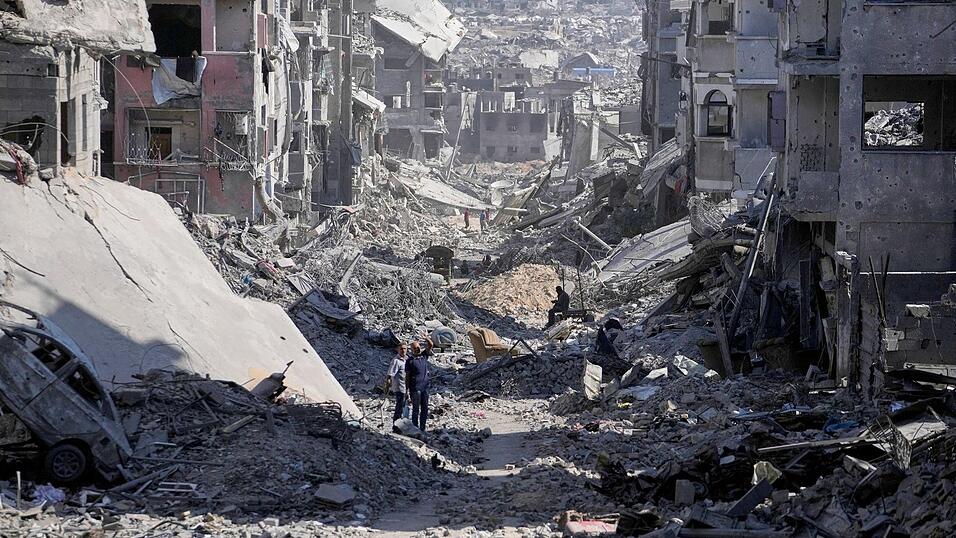 Der Wiederaufbau soll nach US-Angaben zunächst nur in den Zonen beginnen, die nicht unter der Kontrolle der Hamas stehen.