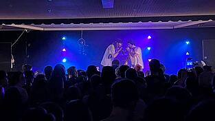 Am Samstag spielten die Dichtis ihr erstes von insgesamt drei Neujahrskonzerten im Boaznkäfer Ottering. Am Samstag spielten die Dichtis ihr erstes von insgesamt drei Neujahrskonzerten im Boaznkäfer Ottering.