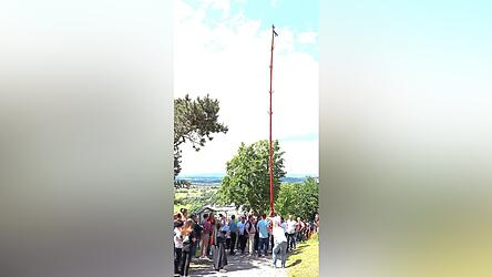 Seit &uuml;ber 550 Jahren findet die Holzkirchener Kerzenwallfahrt zum Bogenberg statt - hier ein Foto einer vergangenen Wallfahrt.