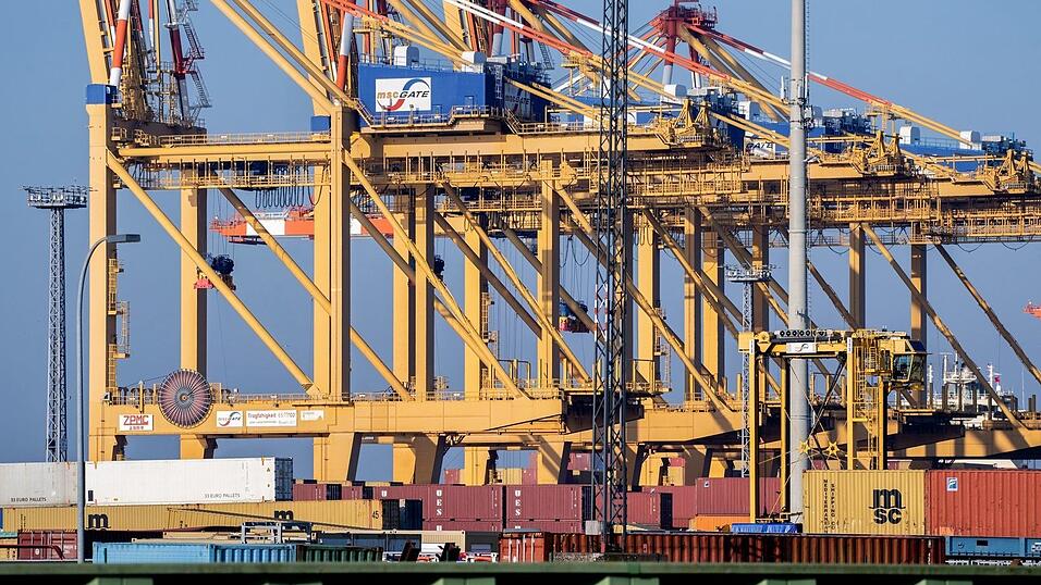 Steigende &Ouml;lpreise w&uuml;rden Warentransporte verteuern - ein Risiko besonders f&uuml;r die Exportnation Deutschland