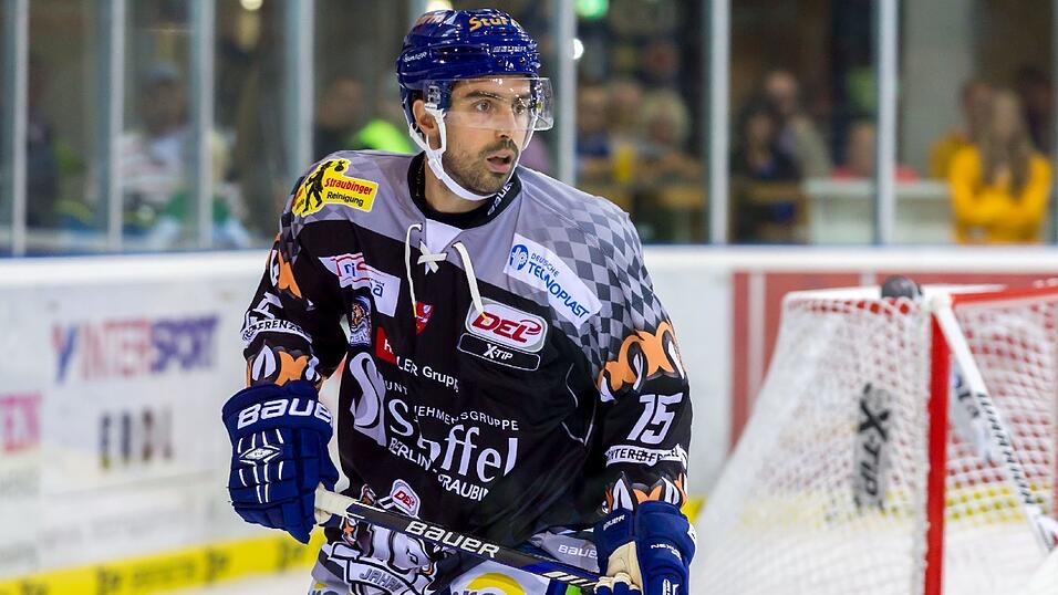 Tigers-St&uuml;rmer Steven Zalewski tritt beim 'Star Battle' von laola1.tv gegen Mannheims Jochen Hecht an.