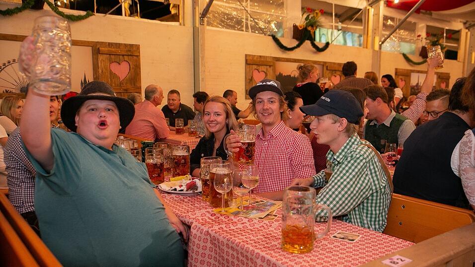Die Partybilder vom Freitag, 12. August 2022, aus dem Festzelt Greindl.