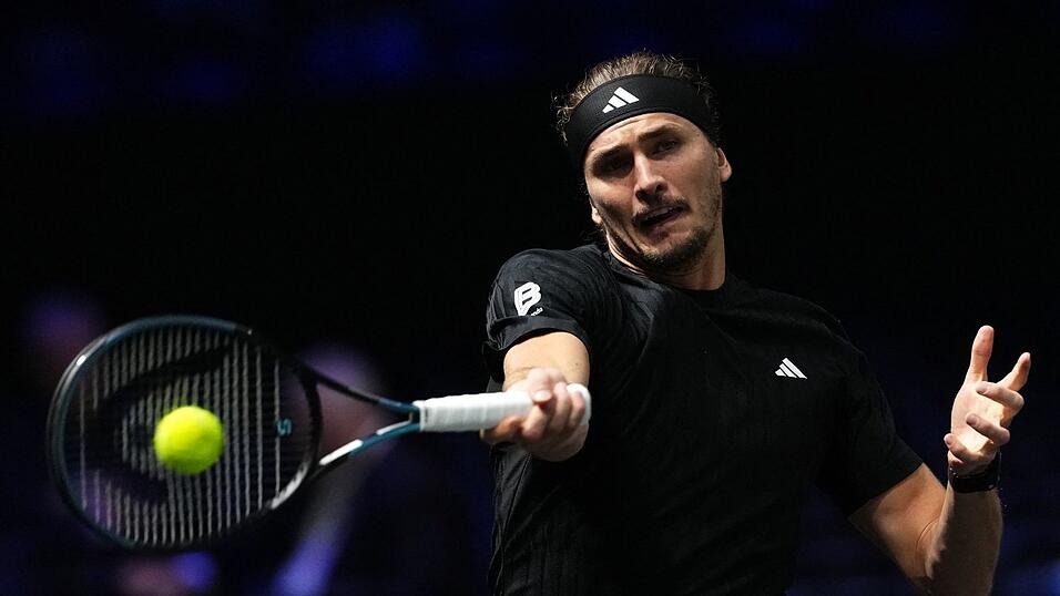 Alexander Zverev steht in Paris in der Runde der besten Acht. Alexander Zverev steht in Paris in der Runde der besten Acht.