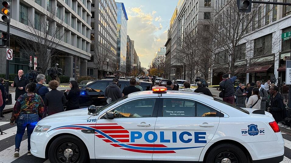 Die Polizei der US-Hauptstadt riegelt den Zugang zum Tatort ab.