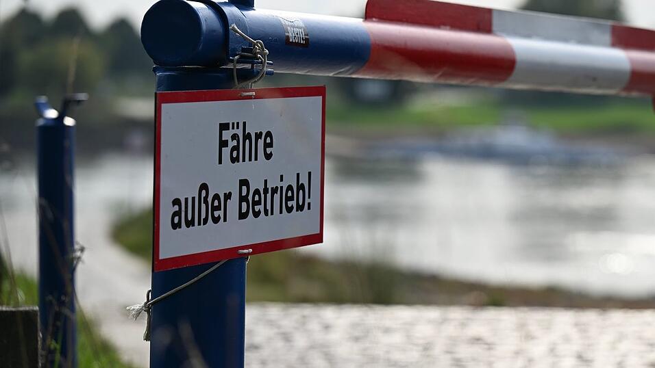 Das Wetter ist schön sonnig, doch der Ausflug endet an der Schranke statt auf der Rheinfähre nach Zons. (Archivbild) Das Wetter ist schön sonnig, doch der Ausflug endet an der Schranke statt auf der Rheinfähre nach Zons. (Archivbild)