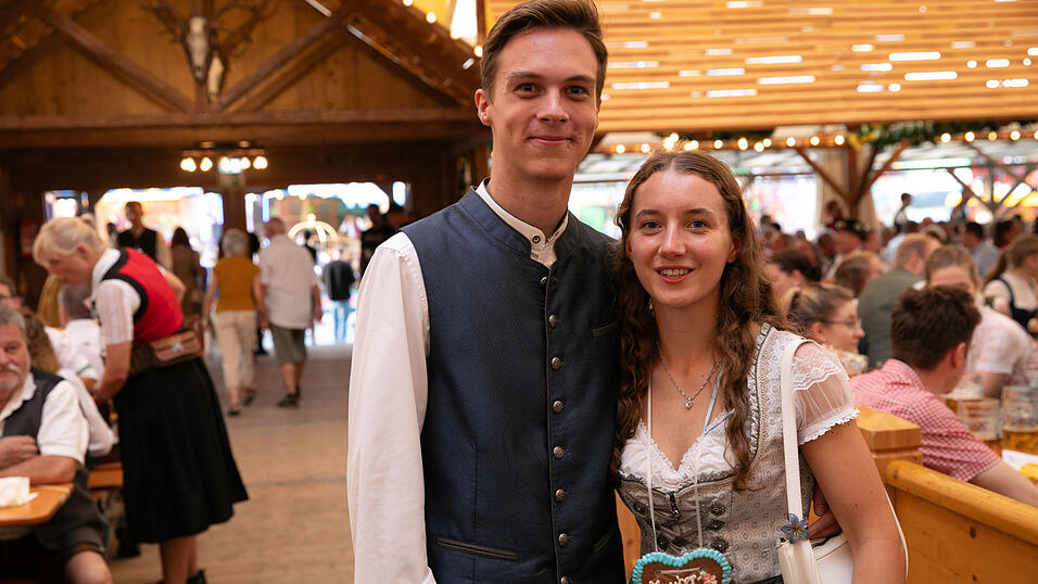 Die Partybilder vom Samstag, 16. August, aus dem Festzelt Nothaft. Die Partybilder vom Samstag, 16. August, aus dem Festzelt Nothaft.