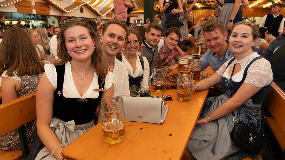 Die Partybilder vom Mittwoch, 14. August 2024, aus dem Festzelt Nothaft. Die Partybilder vom Mittwoch, 14. August 2024, aus dem Festzelt Nothaft.