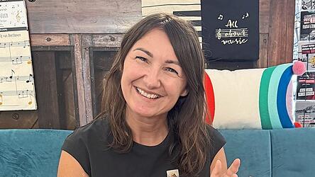 Claudia Fleischberger vom Bücherladen „Abuela“ empfiehlt den Roman „Bittersüß“ von Hattie Williams.