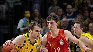 Justinian Jessup (M) war gegen Braunschweig bester Bayern-Werfer. (Archivbild)