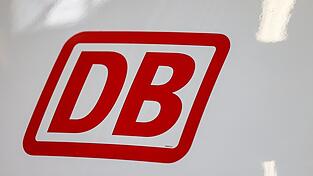 Reisende müssen auf der Rheintalbahn am Sonntag mit Beeinträchtigungen rechnen. (Symbolbild)