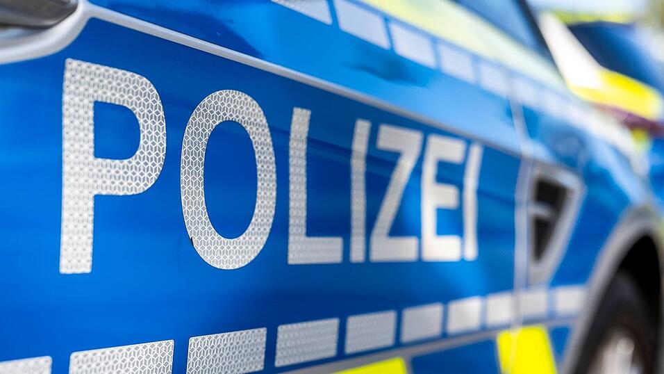 Die Polizei sucht den Unfallverursacher. (Symbolbild) Die Polizei sucht den Unfallverursacher. (Symbolbild)