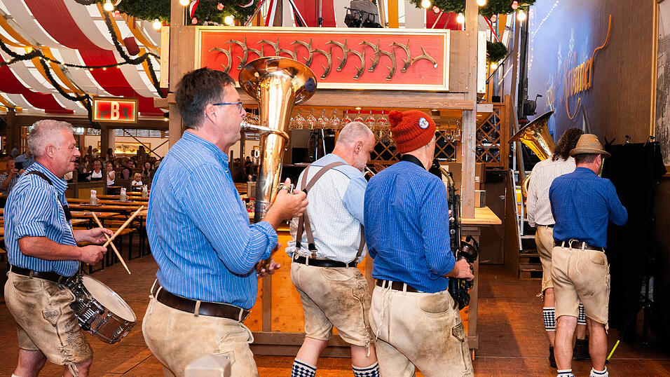 Die Partybilder vom Montag, 17. August, aus dem Festzelt Krönner. Die Partybilder vom Montag, 17. August, aus dem Festzelt Krönner.