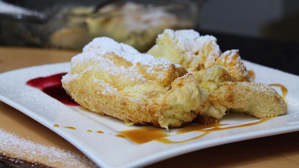 Salzburger Nockerl - traumhafte Dessert-Berge! Die typische Salzburger Süßspeise wird als warmes Dessert serviert.
