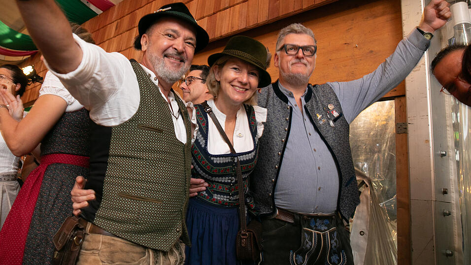 Die Partybilder vom Sonntag, 17. August, aus dem Festzelt Weckmann. Die Partybilder vom Sonntag, 17. August, aus dem Festzelt Weckmann.