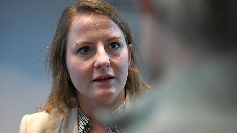 Die SPD-Sozialpolitikerin Annika Klose sieht der Rentenabstimmung optimistisch entgegen. Die SPD-Sozialpolitikerin Annika Klose sieht der Rentenabstimmung optimistisch entgegen.