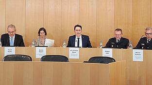 Vertreter der Stadt, der Polizei und der Staatsanwaltschaft nahmen Stellung zu den j&uuml;ngsten Randalen in der Stadt.